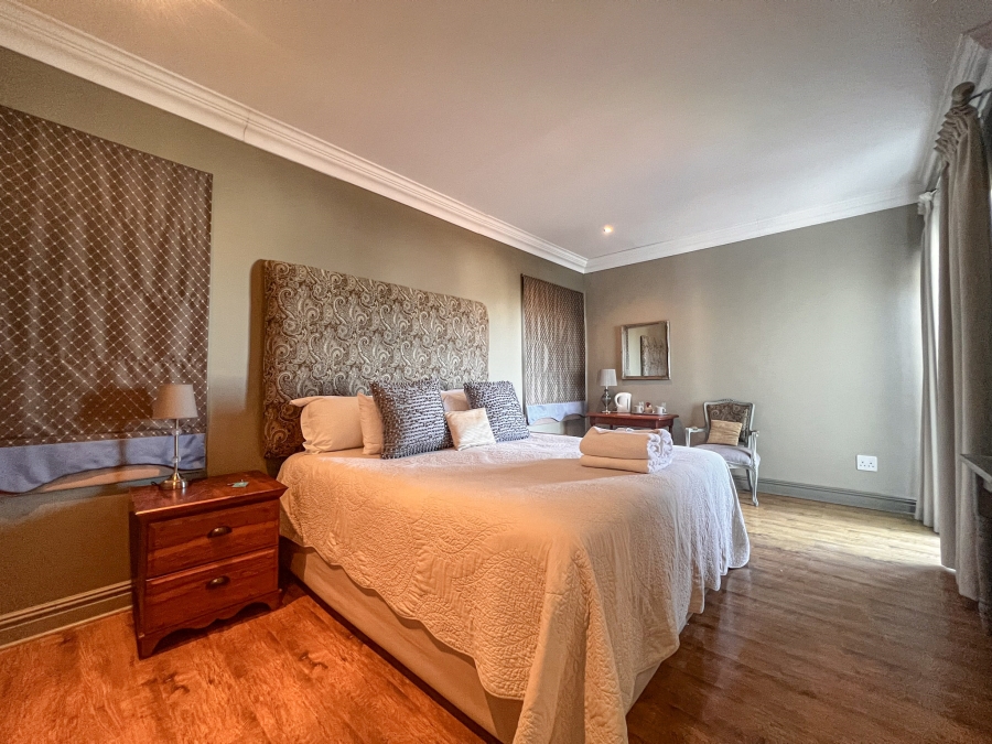 9 Bedroom Property for Sale in Myburgh Park Western Cape